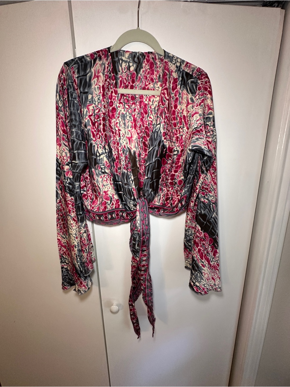 Women’s Tie-Front Printed Crop Top - Pink & Black